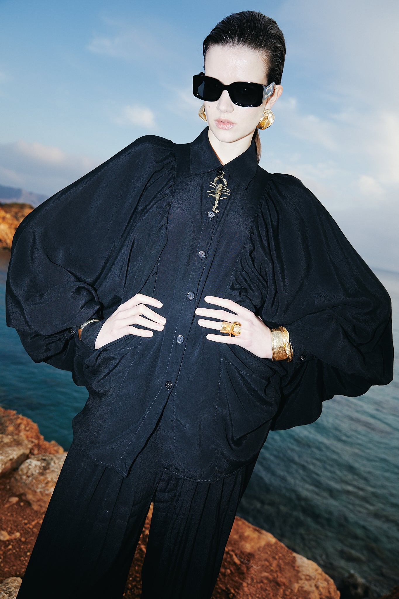 WIDE SLEEVES SHIRT
