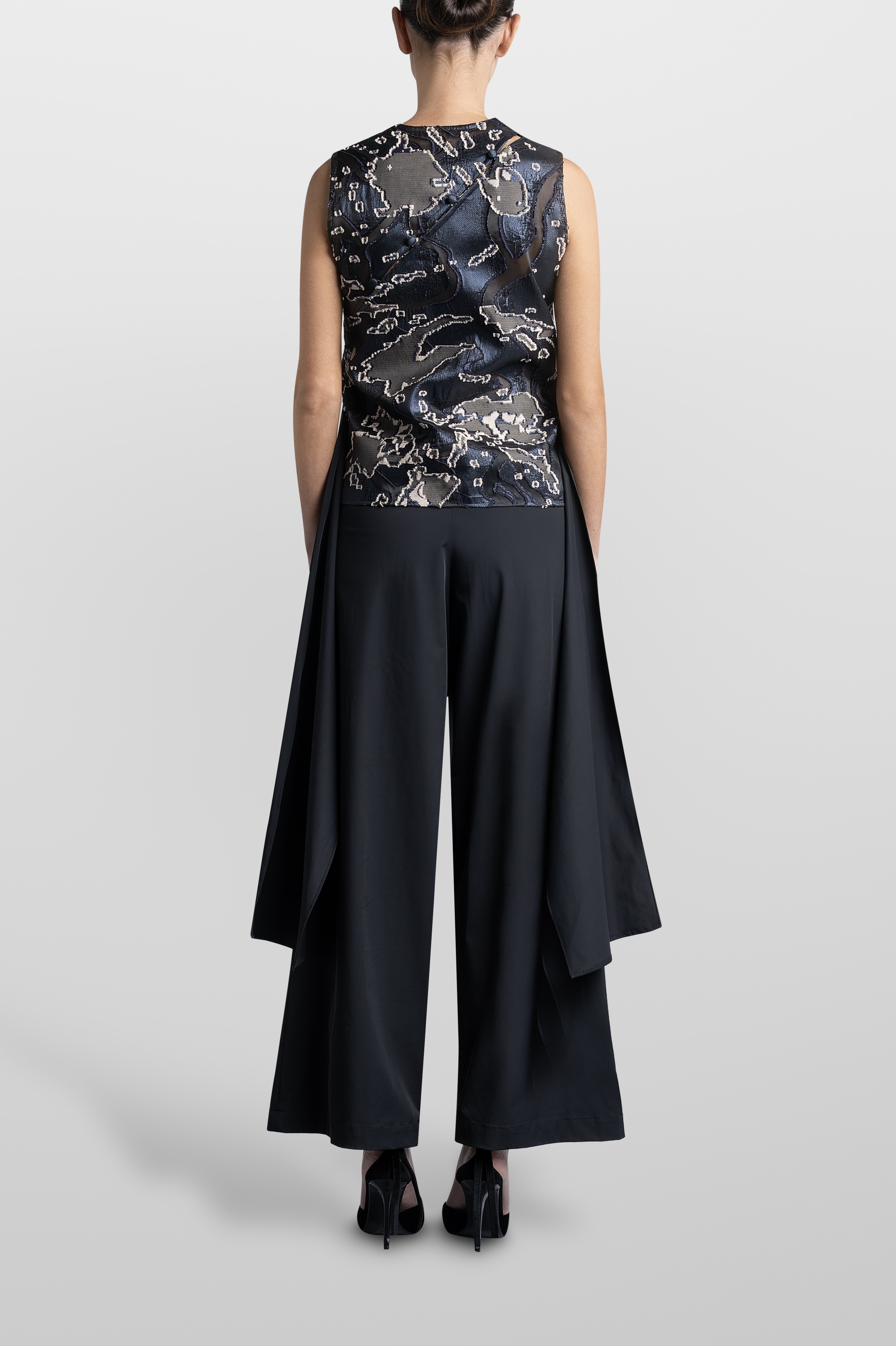 JACQUARD ASYMMETRICAL VOLANT TOP